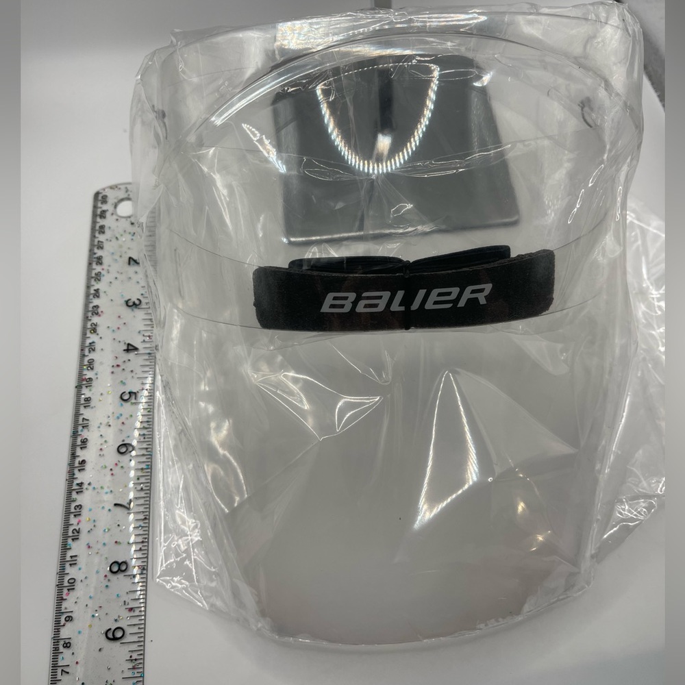 Bauer Integrated Cap Faceshield - Picture 6 of 10